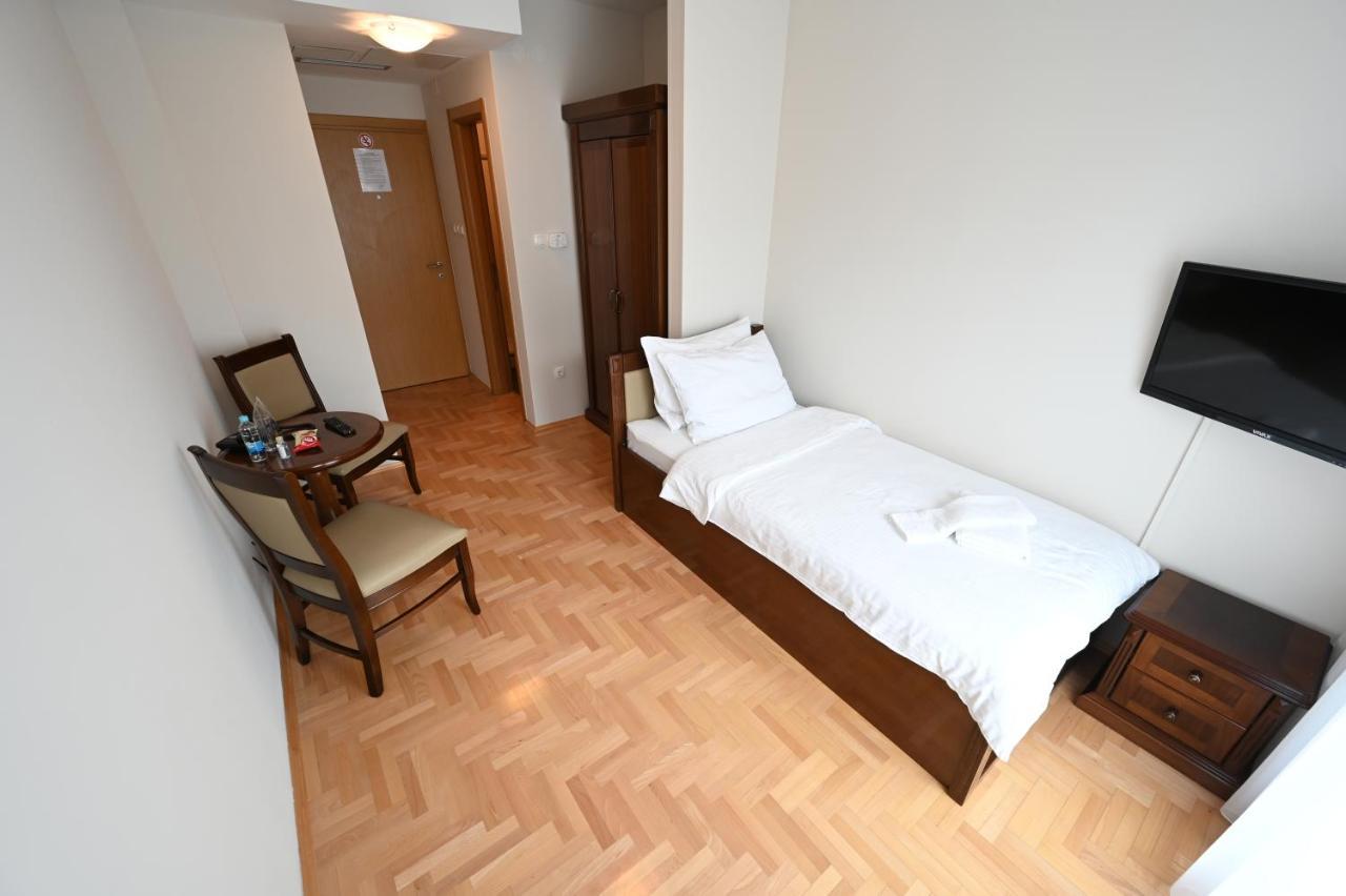 Hotel "Jkc Banja Luka" Zewnętrze zdjęcie