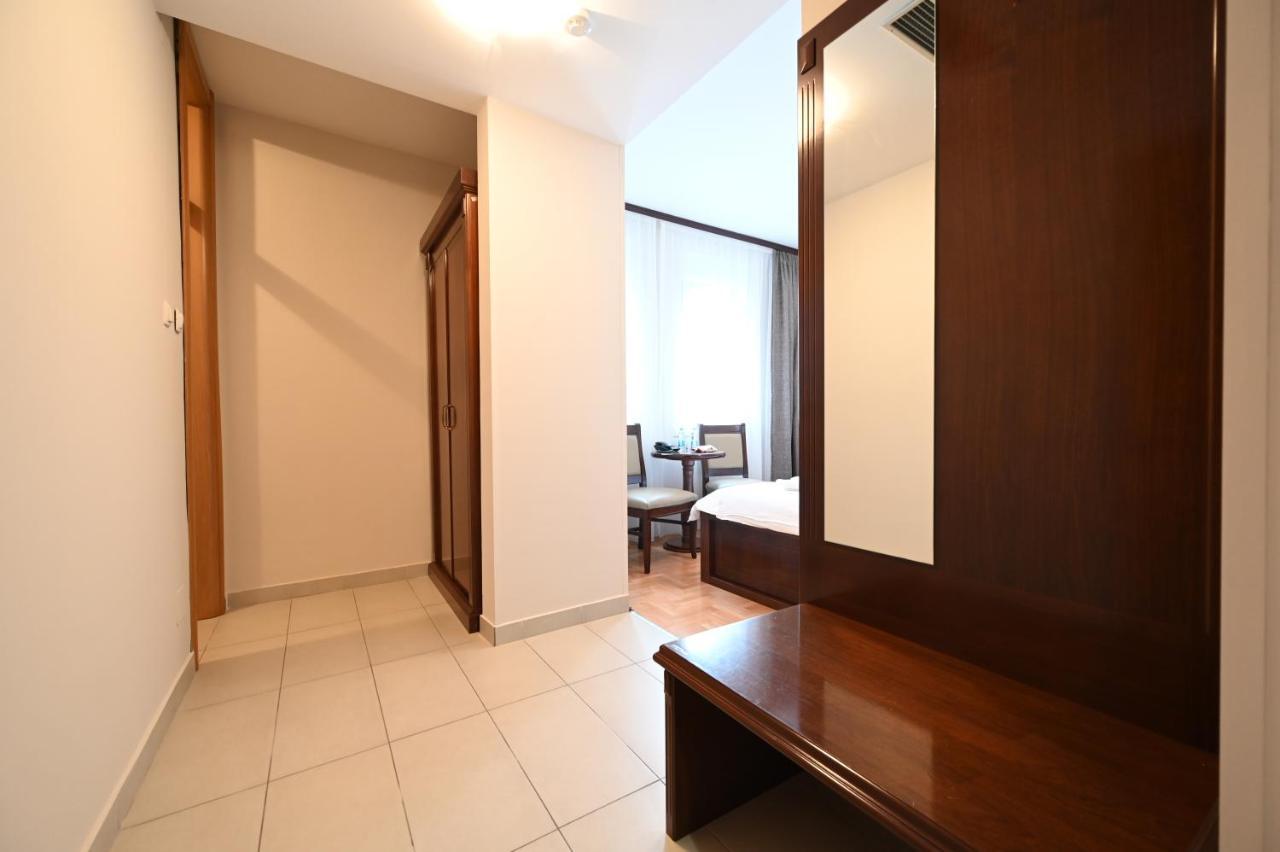 Hotel "Jkc Banja Luka" Zewnętrze zdjęcie